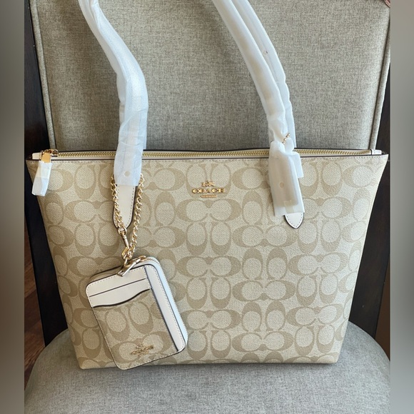 Coach Handbags - NWT！2PCS COACH ZIP TOP TOTE IN SIGNATURE CANVAS（4455）AND ID CARD CASE WALLET